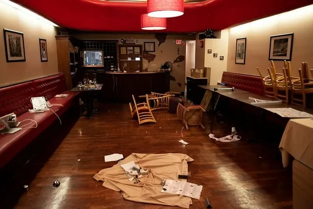 amerikada-ermenilerden-alcak-saldiri-turk-restoranini-hedef-aldilar-1604582925791.jpg Amerika'da Ermenilerden kalleş saldırı! Türk restoranını hedef aldılar-2