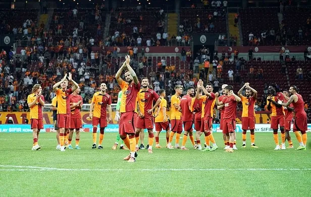 galatasarayin-yeni-transferi-haris-seferovic-golle-basladi-1658693136296.jpeg