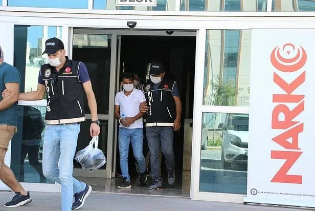 Son Dakika Usak Tan Izmir E Sevk Edilen 40 Kilo Esrar Dedektor Kopeklere Takildi Takvim