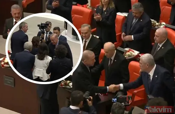 TBMM'de renkli anlar! Önce açılış sonra resepsiyon... Başkan Erdoğan'dan "biriz beraberiz" mesajı: Tek tek tokalaştı - 1