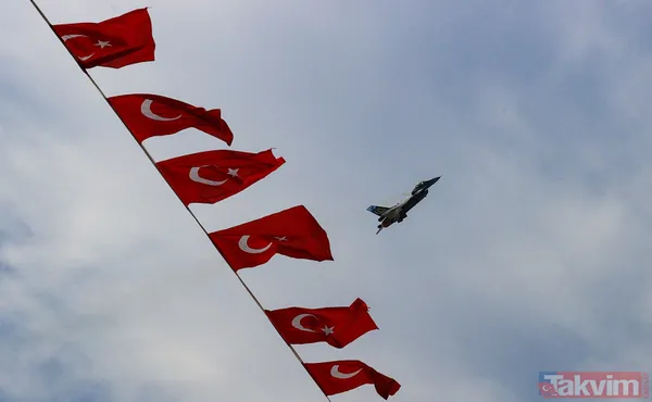 Heyecan veren gösteri! SOLOTÜRK nefes kesti - 27