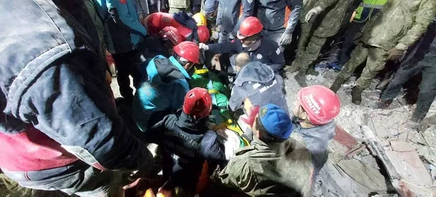 Asrın felaketinde umut haberleri! 248. saatte mucize! 17 yaşındaki Aleyna Ölmez 11. günde enkazdan sağ çıktı-28