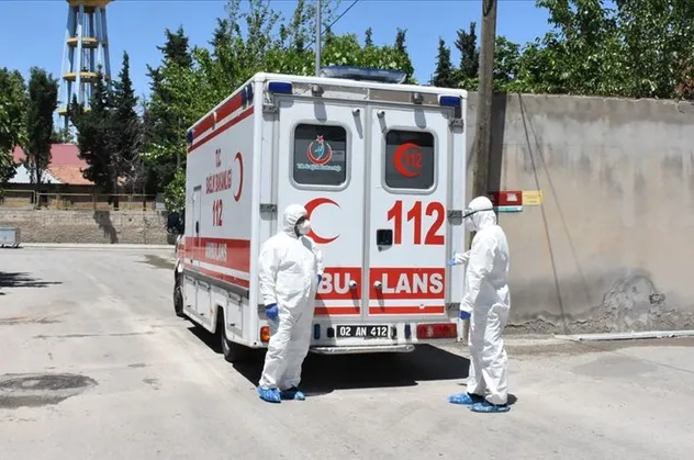 Koronavirüsü evde geçirenler dikkat! Bilim Kurulu üyesi uyardı: Uzak durun...