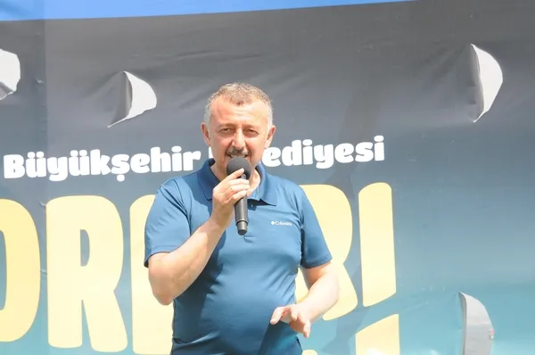 ak-partinin-ucan-adam-gosterisi-buyuk-ilgi-cekti-1624722606532.jpg AK Parti'nin "Uçan Adam" gösterisi büyük ilgi çekti-1