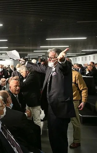 Beşiktaş Divan Kurulu karıştı! Fikret Orman'a sert sözler: Kaçıp gitme! Dinleyeceksin