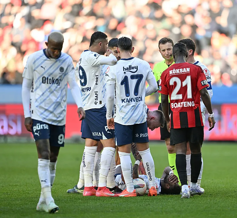 Fenerbahçe'nin yıldızı için Gaziantep FK maçı sonrası çarpıcı yorum! "İmdat düğmesi" - 1