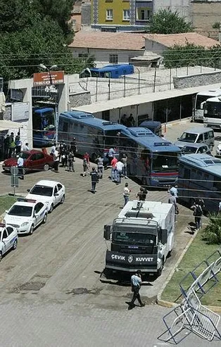 Son dakika: Bakanlık açıkladı: Adıyaman Cezaevi'nde hükümlüler nakledilmeye başlandı