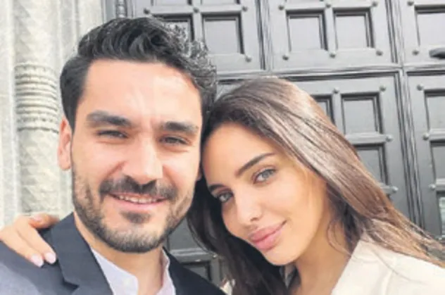 Manchester City'de forma giyen Türk asıllı Alman futbolcu İlkay Gündoğan ile sevgilisi Sara Arfaoui'den sürpriz evlilik