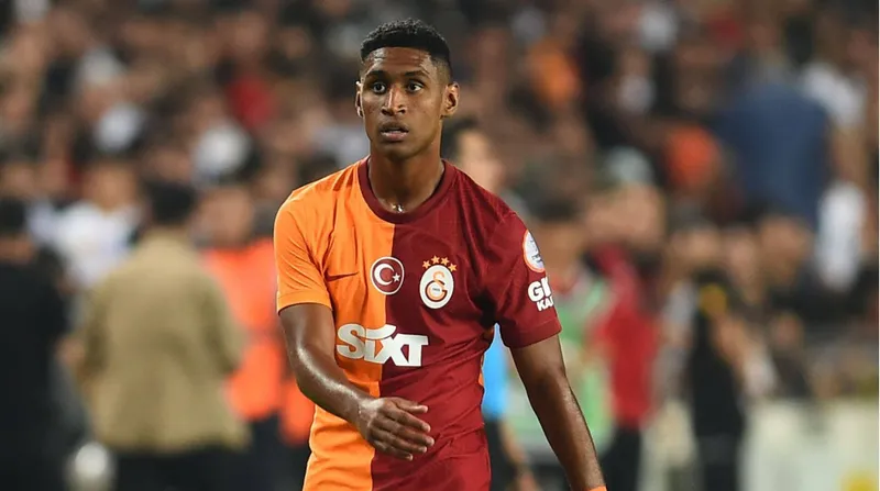 galatasarayda-yolcular-belli-oldu-okan-buruk-yildizlarin-ustunu-cizdi-dev-operasyon-basladi-1720547510195.jpg Galatasaray'da yolcular belli oldu! Okan Buruk yıldızların üstünü çizdi... Dev operasyon başladı-9