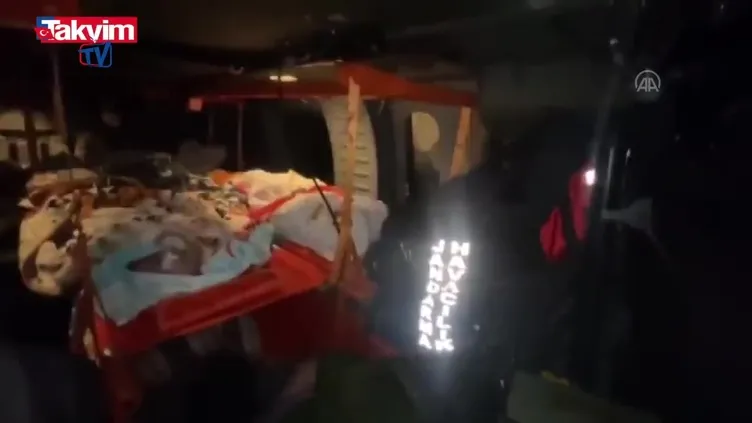 Depremzede 8 bebek özel donanımlı jandarma helikopteriyle Kahramanmaraş'tan Adana'ya sevk edildi