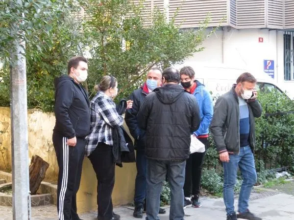 Kadıköy'de çıkan yangında 1 kişi hayatını kaybetti! Annesi gözyaşlarını tutamadı-2