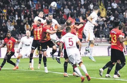 istanbulsporu-yenen-medipol-basaksehir-zirve-takibini-surduruyor-1665965102123.jpeg İstanbulspor’u yenen Medipol Başakşehir zirve takibini sürdürüyor-2