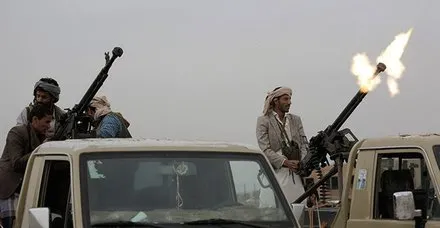 Husiler Suudi Arabistan'ın Cazan bölgesindeki askeri kampı vurdu