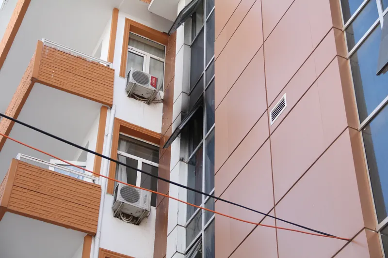 Tokat'ta otel yangını! Paniğe kapılan müşteri 3. kattan aşağıya atladı-3