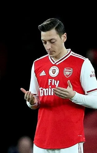 Mesut Özil'den Azerbaycan'a destek mesajı