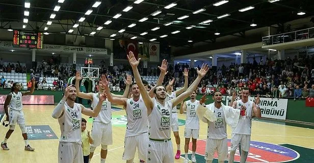 Bandırma Anadolu Efes’i farklı mağlup etti