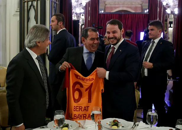 Dursun Özbek'ten Bakan Albayrak'a sürpriz hediye-1