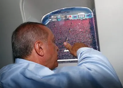 Yenikapı’daki coşkunun gökyüzünden fotoğrafları Erdoğan dev kalabalığı helikopterden gördü