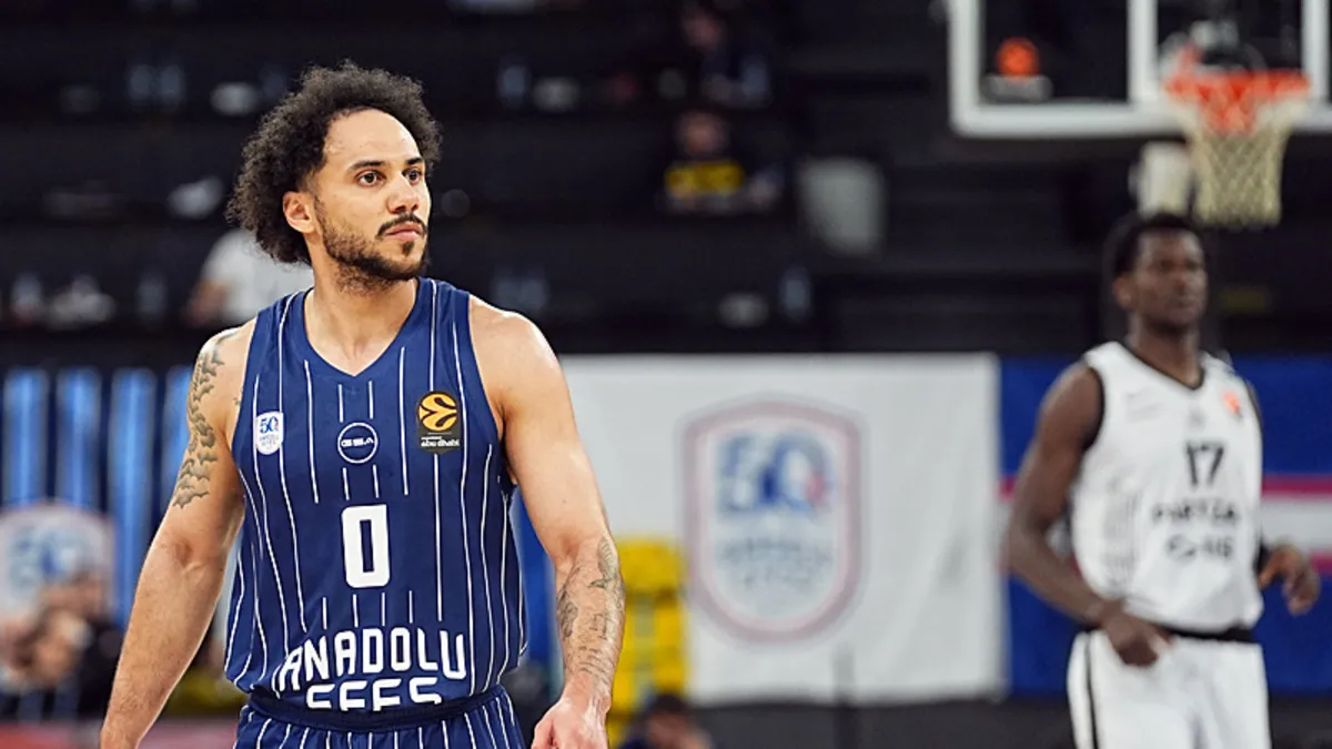 Anadolu Efes Partizan'ı evinde 79-72 yendi