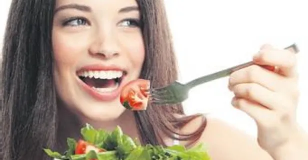 Yeşillik ye Alzheimer olma: Vitamin eksiklikleri unutkanlığa neden olabilir! Beslenme şeklinizi değiştirin