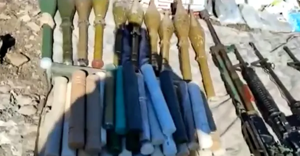 Pençe-Kilit Operasyonu'nda PKK'ya ait çok sayıda silah ve mühimmat ele geçirildi-4