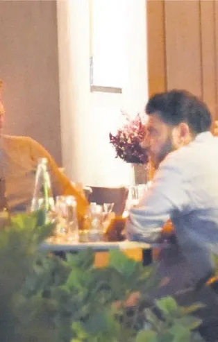 Ece Sükan'ın iş adamı sevgilisi Uğur Güven gecelere aktı! Aslı Turanlı ile Boğaz’daki bir restoranda yakalandı