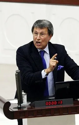 İyi Partililer birbirlerine girdi!