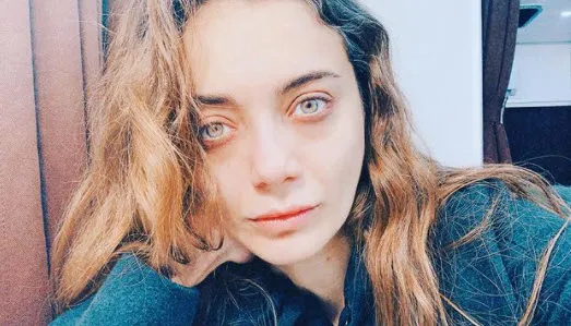 Çukur bitti kıyafetler gitti Efsun kendinden geçti! Damla Sönmez ne var ne yok çıkardı bikinisiyle düşman çatlattı-4