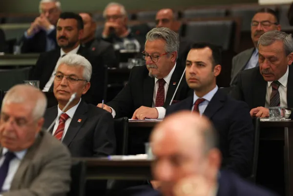 CHP'de İstanbul savaşı: Kemal Kılıçdaroğlu'ndan Mustafa Sarıgül hamlesi! Ekrem İmamoğlu'nun zorlu imtihanı-16