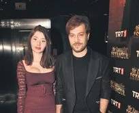 Kaan Taşaner sevgilisi Seray Dura ile etkinlikte görüntülendi