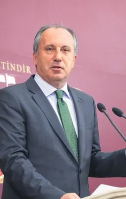 Vekil oldun ama adam olamadın!