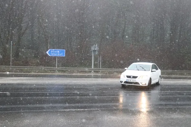 Bolu Dağı’nda kar yağışı başladı
