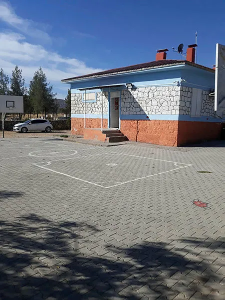 diyarbakirda-15-ogrenciye-cinsel-tacizde-bulundugu-iddia-edilen-ogretmenin-gorev-yeri-degisti-1634286509979.jpg Diyarbakır'da 15 öğrenciye cinsel tacizde bulunduğu iddia edilen öğretmenin görev yeri değişti-1