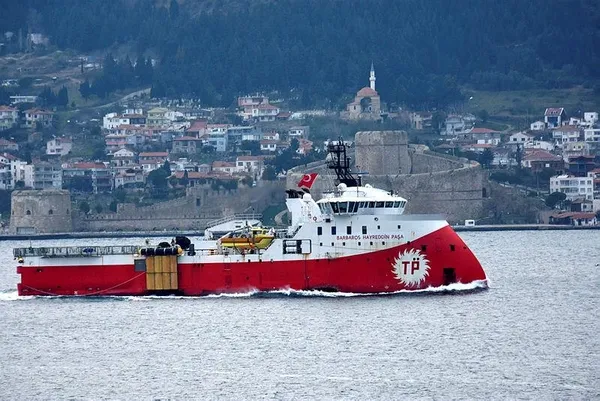 dogu-akdenizde-dogalgaz-arayan-sismik-arastirma-gemisi-barbaros-hayreddin-pasa-canakkale-bogazindan-gecti-1613832253812.jpeg Doğu Akdeniz'de doğalgaz arayan sismik araştırma gemisi 'Barbaros Hayreddin Paşa', Çanakkale Boğazı'nda-2