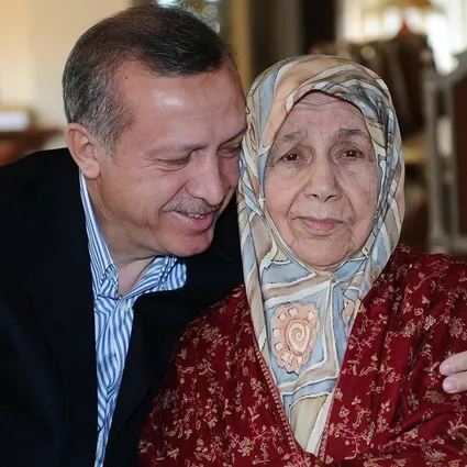 Başkan Erdoğan’dan Anneler Günü mesajı: Güçlü Türkiye’nin inşasında en büyük pay sahibi onlar