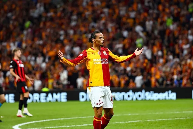 galatasaray-erzurum-deplasmaninda-o-yildiza-kesik-1787291929351.jpeg Galatasaray Erzurum deplasmanında! Okan Buruk'tan o yıldıza kesik-9