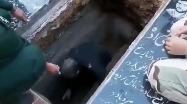 Son dakika: Kasım Süleymani'nin defin işlemi Kirman'da yeniden başladı-2