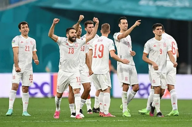 EURO 2020'de İspanya yarı finalde!