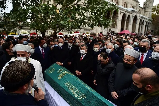 Son dakika: Türk edebiyatının büyük ismi şair, yazar ve siyasetçi Sezai Karakoç'a son veda-3