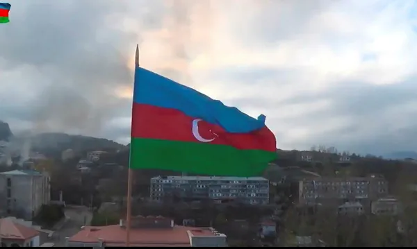 azerbaycanin-isgalden-kurtardigi-susada-28-yil-sonraezan-i-muhammedi-okundu-1605117607128.jpg Azerbaycan'ın işgalden kurtardığı Şuşa'da 28 yıl sonra Ezan-ı Muhammed'i okundu-4