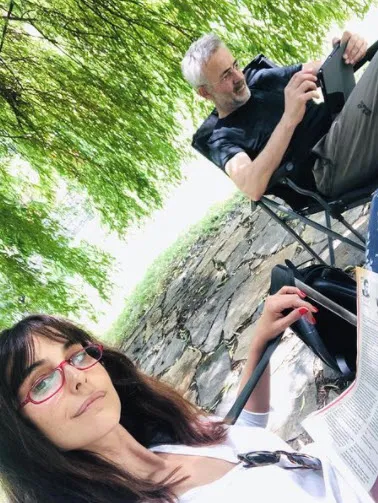 47'lik Arzum Onan'dan önce bacak pozu sonra bikinili poz! Genç kızlara taç çıkartan Arzum Onan'ın pozu eşi Mehmet Aslantuğ'dan...-5