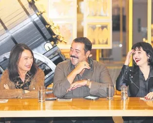 Şimdiden güldürdü