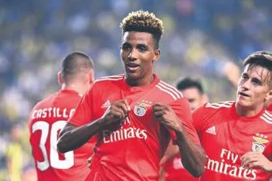 yildiz-futbolcu-miralem-pjanic-kara-kartala-acik-kapi-birakti-besiktas-beni-mutlu-ediyor-1643406799877.jpeg Yıldız futbolcu Miralem Pjanic Kara Kartal'a açık kapı bıraktı! Beşiktaş beni mutlu ediyor-17