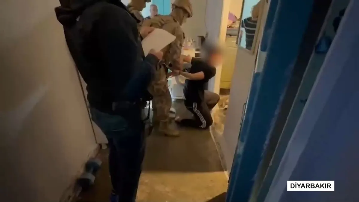 1779033402161.jpeg Diyarbakır merkezli 23 ilde uyuşturucu operasyonu: 279 kişi tutuklandı-6
