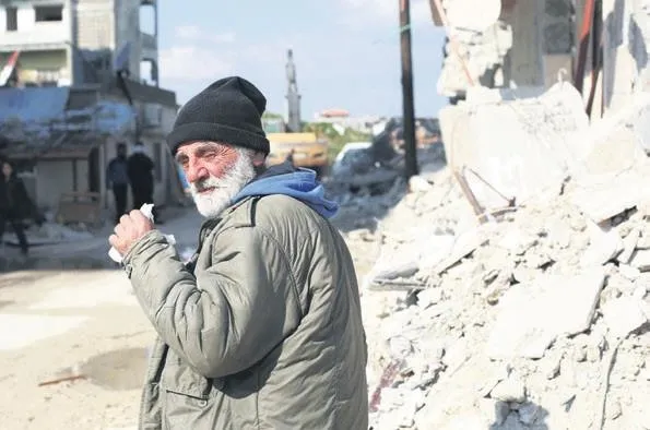 dunyaca-unlu-sef-jose-andres-deprem-sonrasi-turkiyeye-uctu-4-farkli-bolgede-yardima-kostu-1676678201659.jpeg Dünyaca ünlü şef Jose Andres deprem sonrası Türkiye'ye uçtu! 4 farklı bölgede yardıma koştu-8