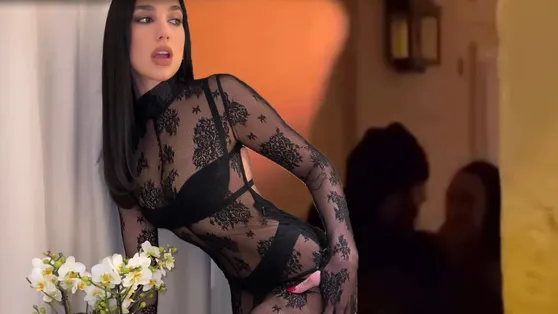 Aşk gecesinde dudak dudağa yakalandılar bakışlara aldırış bile etmediler! Dünyaca ünlü şarkıcı Dua Lipanın sevgilisi ortaya çıktı