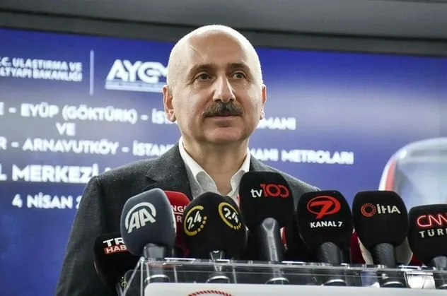 Bakan Karaismailoğlu'ndan Atatürk Havalimanı açıklaması: Doğu-Batı açık kalacak ve acil durumlar için kullanılacak