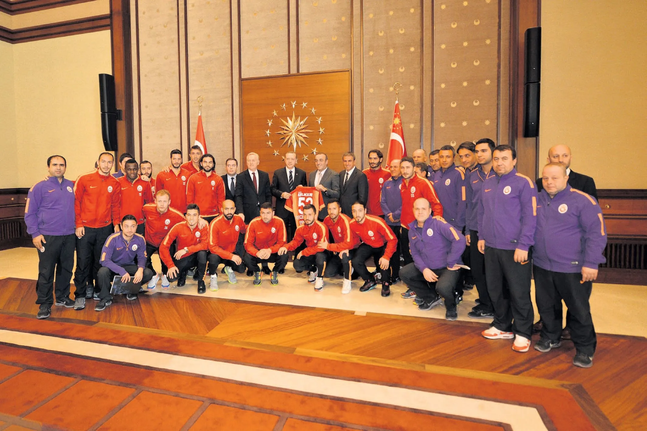 Aslanlar Saray’a çıktı