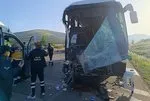Afyonkarahisar’da yolcu otobüsüyle kamyonet çarpıştı: Ölü ve yaralılar var | Kamyonet şoförü alkollü çıktı