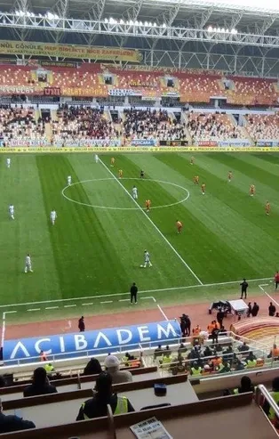Yeni Malatyaspor'dan hareketsiz protesto! 20 saniye boyunca kıpırdamadılar! Nedeni ise...